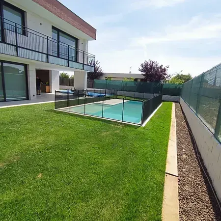 Instalación de valla de piscina en Girona - KidoSafe