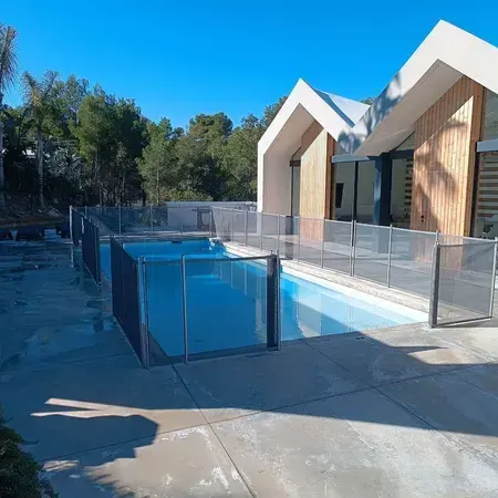 Instalación de valla de piscina en Barcelona - KidoSafe